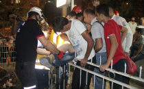 Korkuluklar küçük çocuğun ayağına saplandı