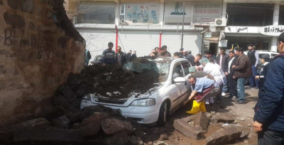 Koruma Altındaki Evin Duvarı Otomobilin Üzerine Yıkıldı 