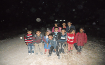 Köy Çocukları Yürüyerek Okula Gidiyor