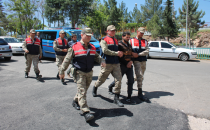 Küçük Çocuğa İşkence Eden Suriyeliler Tutuklandı