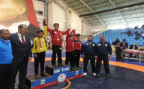 Küçük Güreşçilerden Büyük Başarı