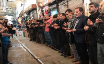 Kunduracı pazarı esnafı dua eşliğinde iş yerini açıyor