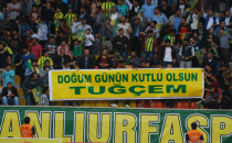 Maçta kız arkadaşının doğum gününü kutladı