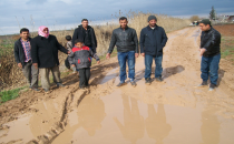 Mahalle var ama yolu yok