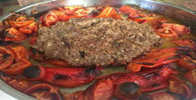 Mahallelerdeki kasaplarda hazırlanıp fırınlara gönderiliyor