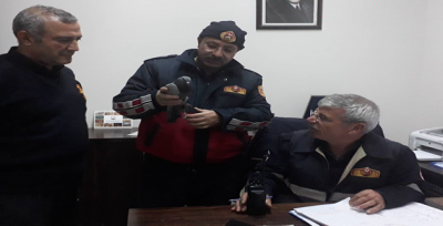 Mahsur Kalan Kuşu İtfaiye Ekipleri Kurtardı