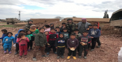 Mehmetçik, Ekmeğini Paylaşmaya Devam Ediyor