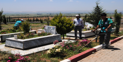 Mezarlıklarda Bayram Hazırlığı