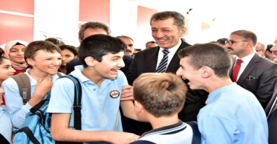 Milli Eğitim Bakanı Ziya Selçuk Müjdeyi Verdi: