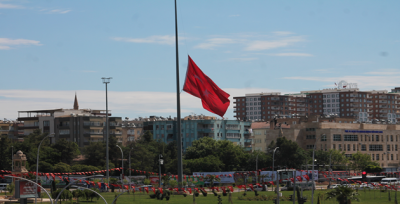Milli yas nedeniyle Şanlıurfa'da bayraklar yarıya indi