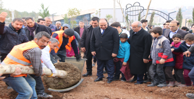 Minik Öğrenciler Projelerine Ağaç Dikerek Sahip Çıktı