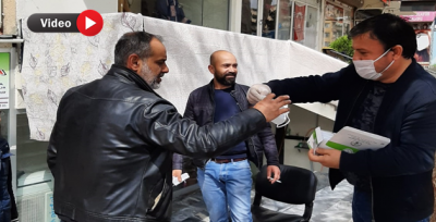 Muhtar Karadaş 500 adet maske dağıttı.