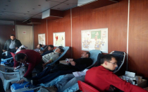 Müzik eşliğinde kan verme