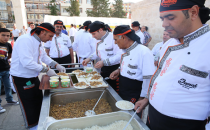 Namazın Ardından 5 Bin Kişiye Pilav Ve Zerde Dağıtıldı