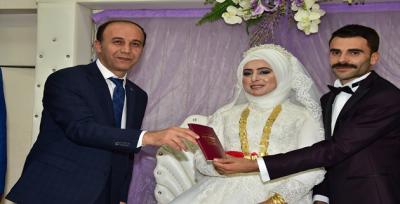 Nikah Şahitleri Vali Oldu