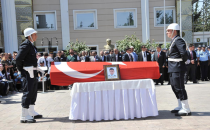 O şehit yakınları işe yerleştirildi