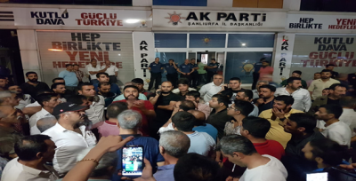 Öğrenci Servis Şoförleri Ak Parti Binası Önünde Toplandı