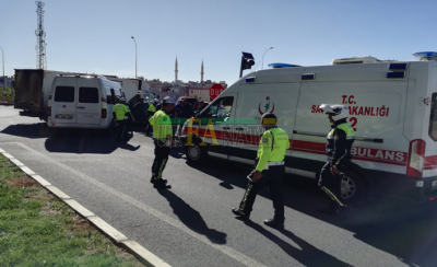 Öğrenci Servisi İle Kamyonet Çarpıştı, 9 Yaralı