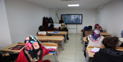 Öğrenciler Gençlik Merkezinde üniversiteye hazırlanıyor