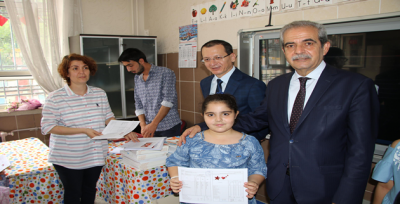 Öğrencilere Karne Hediyeleri, Başkan Demirkol'dan