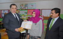 Öğrencilerin karne heyecanı