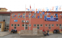 Okulda Atatürk büstü yok