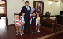 Okuldan Sonra Vali Küçük'e Gittiler