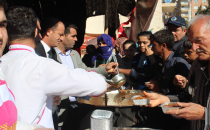 On kişiye aşure ikramı