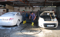 Oto yıkamacı esnafın yüzü gülüyor
