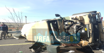 Otoban'da Askeri Araç Devrildi