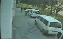 Otomobil hırsızlığı güvelik kamerasında