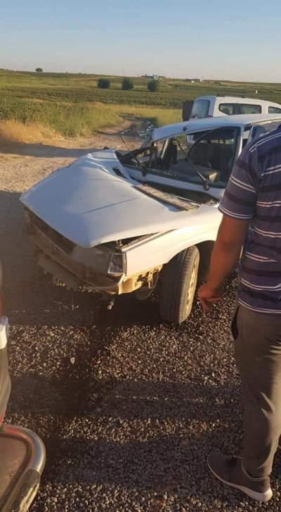 Otomobil Yol Kenarında Duran Kamyona Çarptı!