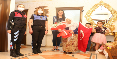 Polisler, Şehit Eşini Unutmadı