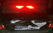 Polisten kurtulmak için polis süsü verdiler ama!