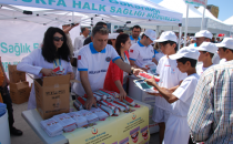 Rabia meydanında dış fırçası macunu dağıtıldı