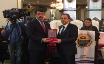 ŞANDER'den Ekinci'ye plaket