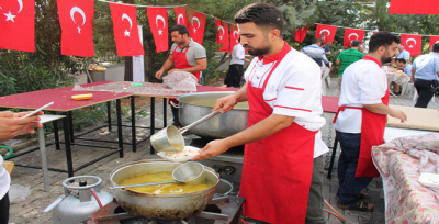 Şanlıurfa Esnafı Tirit İkramında Bir Araya Geldi