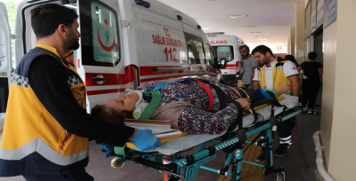 Şanlıurfa- Gaziantep Yolunda Kaza, 4 Yaralı