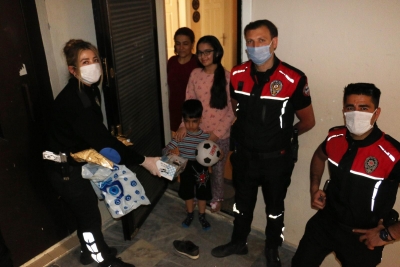 Şanlıurfa polisi yardımına koştu!