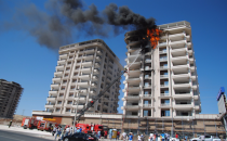 Şanlıurfa'da, 10 Katlı Apartmanda Yangın Paniği