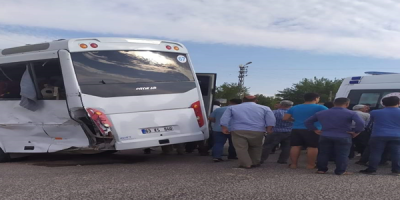 Şanlıurfa'da Askeri Araç İle Tır Çarpıştı