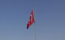 Şanlıurfa'da bayraklar yarıya indirildi