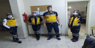 Şanlıurfa'da Gençlik Merkezleri Siperlik Maske Üretiyor