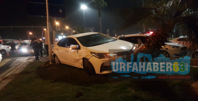 Şanlıurfa'da İki Otomobil Çarpıştı