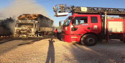 Şanlıurfa'da Saman Yüklü Tır Yandı