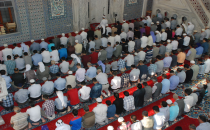 Şanlıurfa'da vatandaşlar camilere akın etti