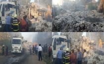 Seyir halindeki pamuk yüklü kamyon yandı