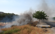 Seyir halindeki sürücüleri yangın etkiledi