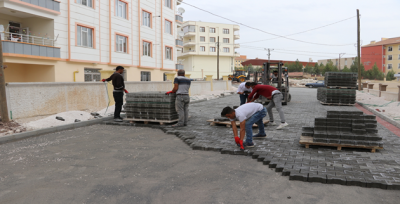 Seyrantepe'de Yollar Kilitli Parkeyle Döşeniyor