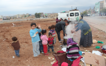 Seyyar yaşıyor ama aşure de yapıyor